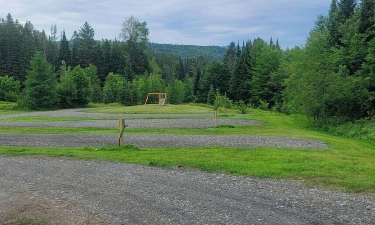 Stewartstown RV Rental | 08) The RV Campsite 4