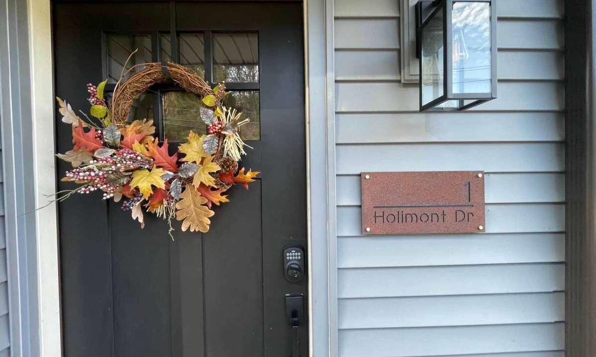 Ellicottville House | #1 EVL Creekview Townhome SKI BIKE GOLF & Hot Tub