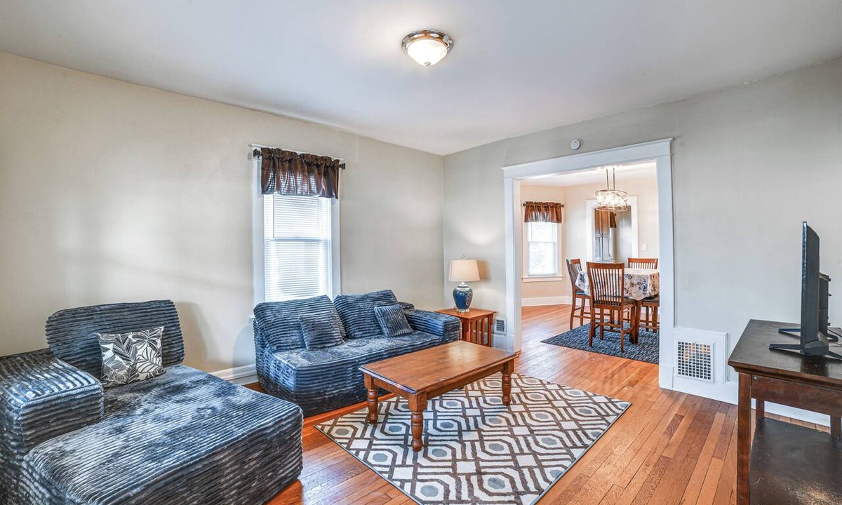 Binghamton Apartment | 1 Mi to Dtwn Binghamton: Apt w/Covered Balcony!