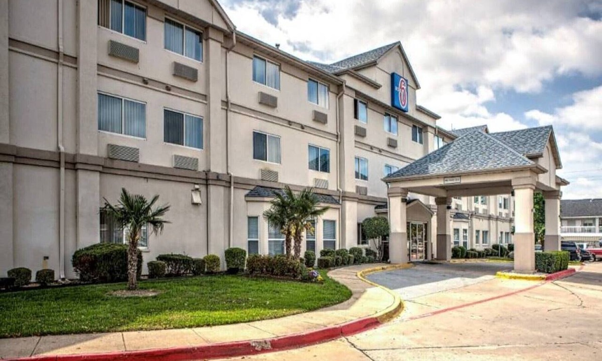 Dallas Apartment | 1 Queen Bed|Suite,Nsmk,Sofa-Bed