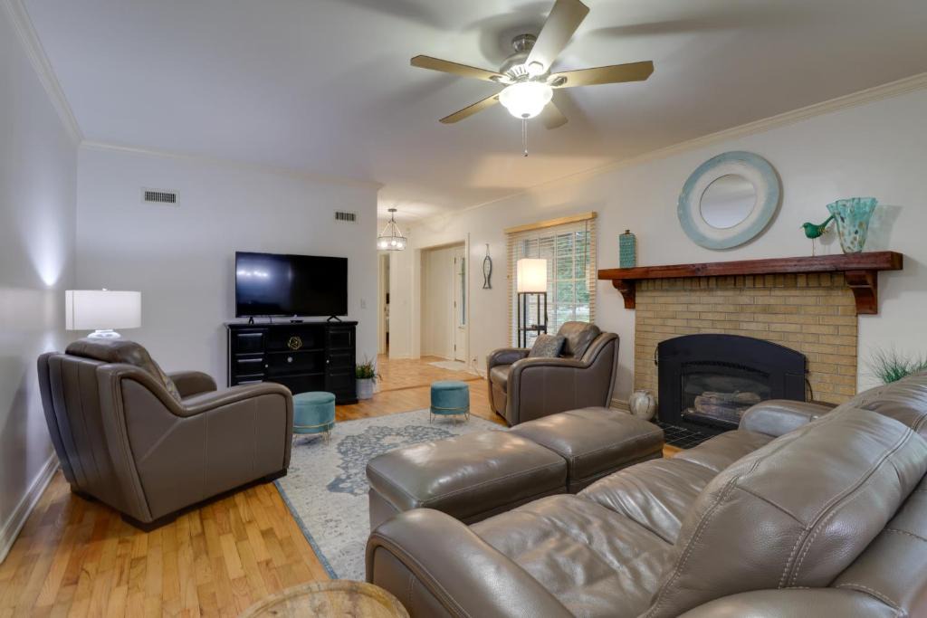 Jay House | 10 Mi to Grand Lake: Home w/Game Room in Jay!