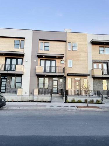 Central Business District Apartment | 107 Downtown