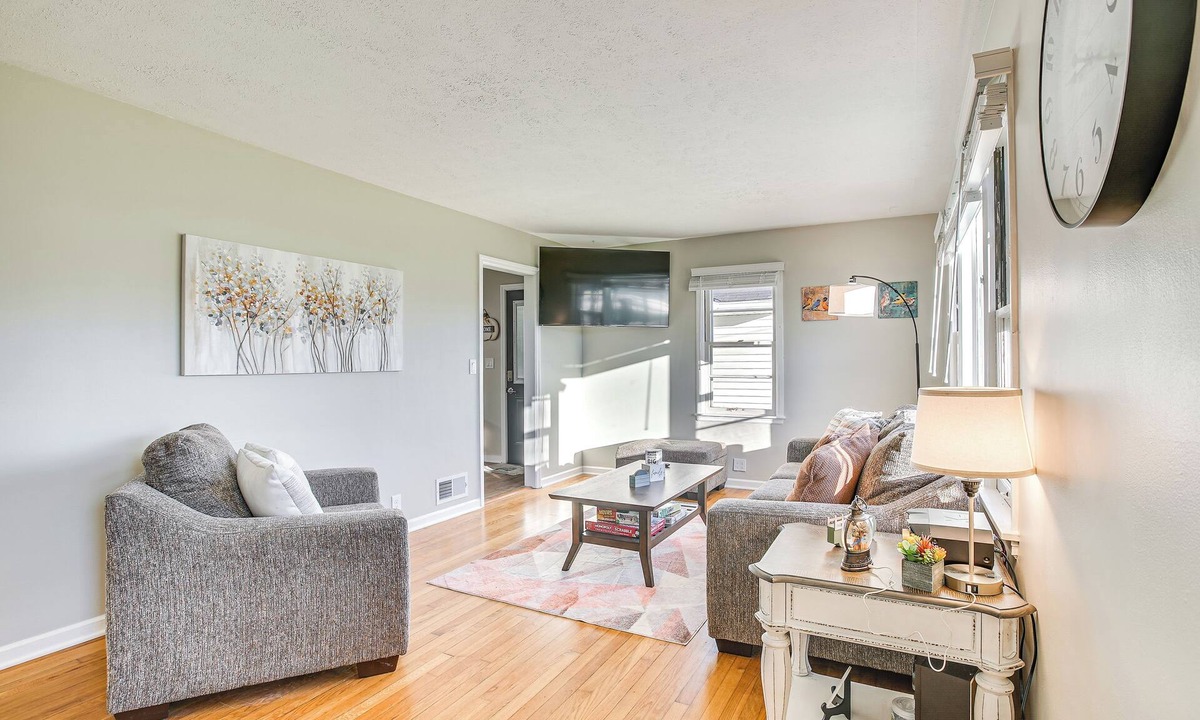 Newark House | 16 Mi to Buckeye Lake: Family-Friendly Newark Home