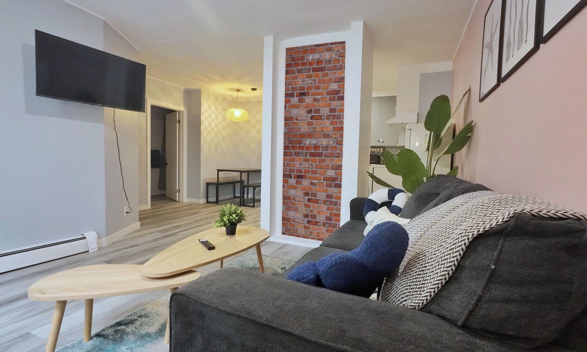 Bridgewater Apartment | 1BR + Backyard Bliss - Apt 6