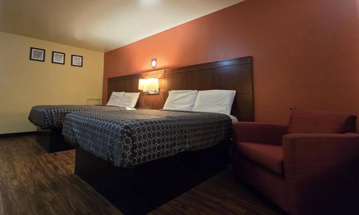 North Newport News Apartment | 2 Full Beds|Non-Smoking