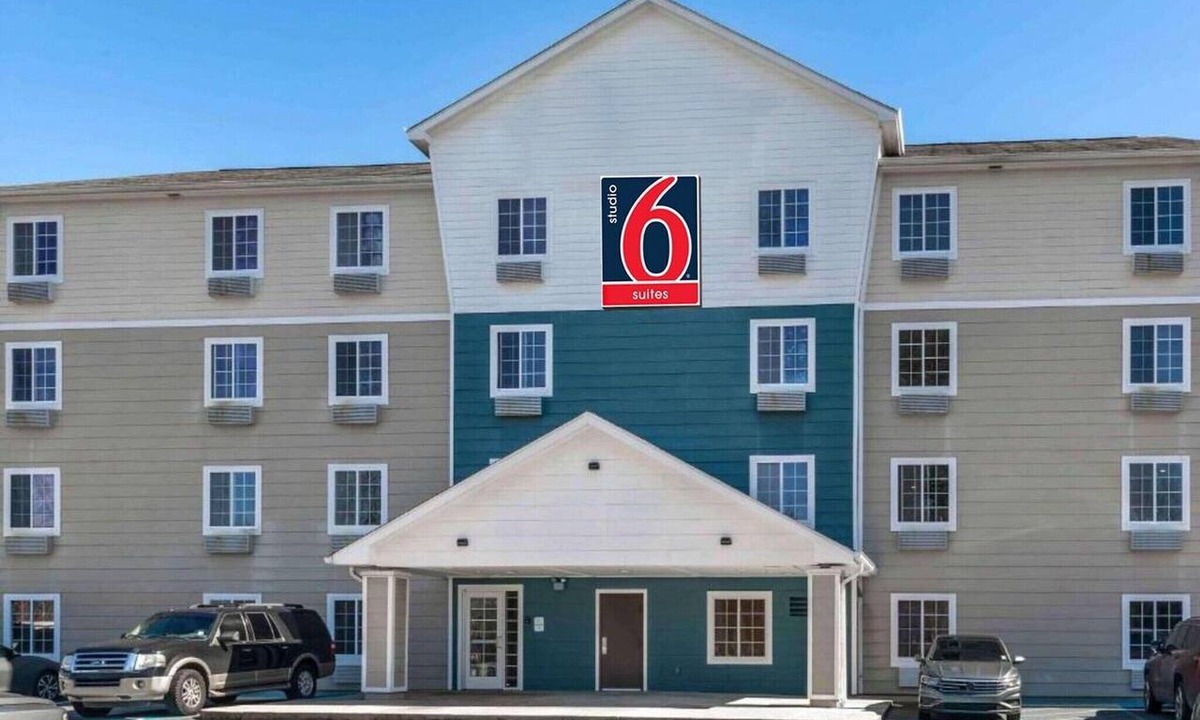 Shreveport Apartment | 2 Full Beds | Non-Smoking, Kitchen