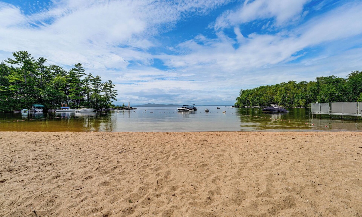 Standish Cabin | 2 Mi to Marina & Beach: Frye Island Retreat!