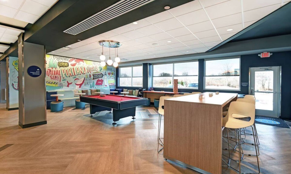 South Portland House | 2 Modern Rooms Perfect for a Relaxing Family Getaway - Next to the Airport