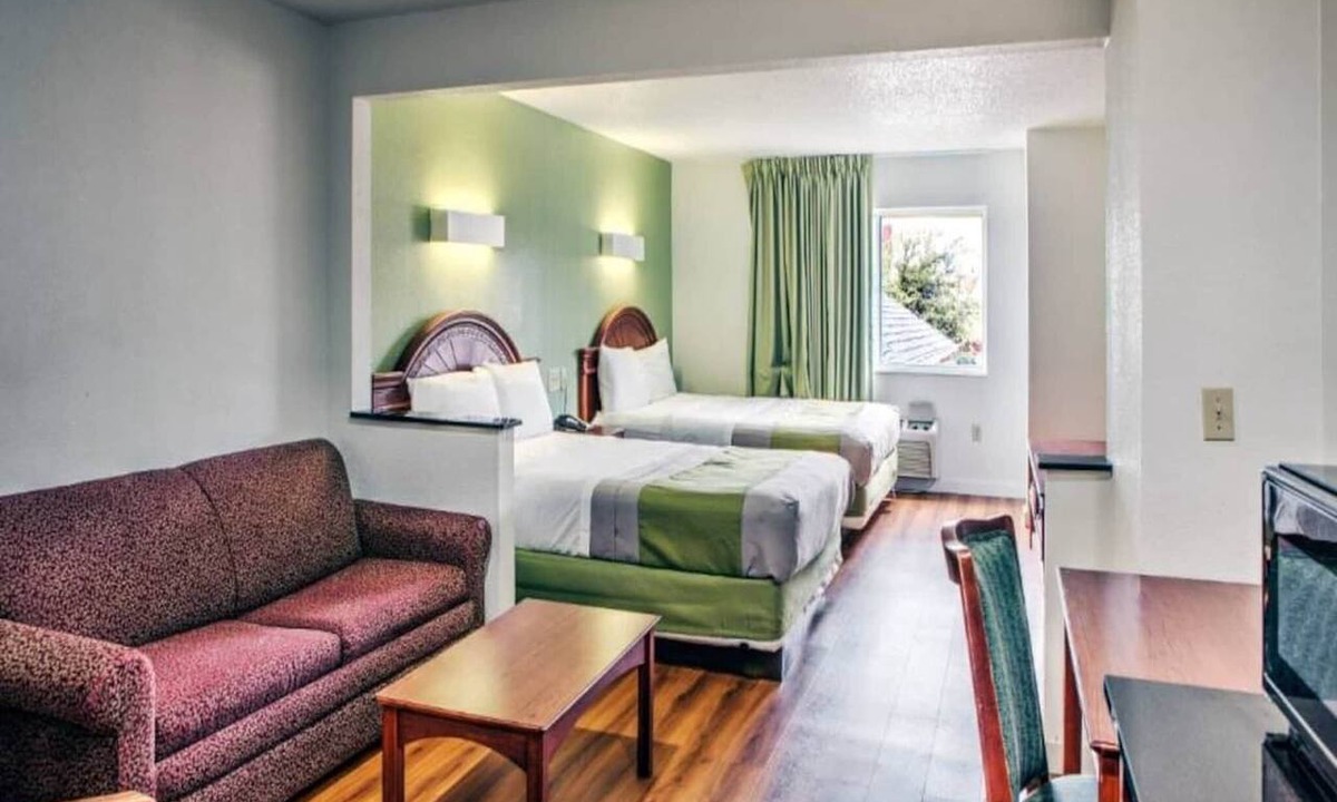 Dallas Apartment | 2 Queen Beds|Suite,Smk,Sofa-Bed