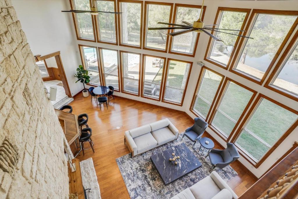 Garland House | 22-Acres Mansion - Pool Party Venue Games & More