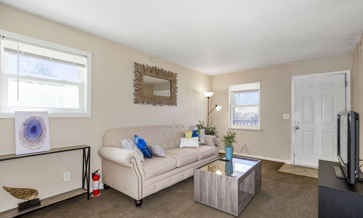 Independence House | 2b1b Spacious unit near downtown/stadiums in independence MO