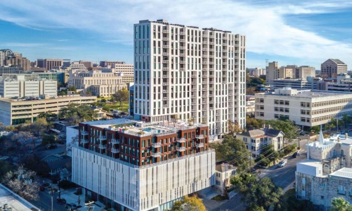 West End Condo | 2BD/Austin - Full Kitchen, W/D, Balcony, Fire Pit!