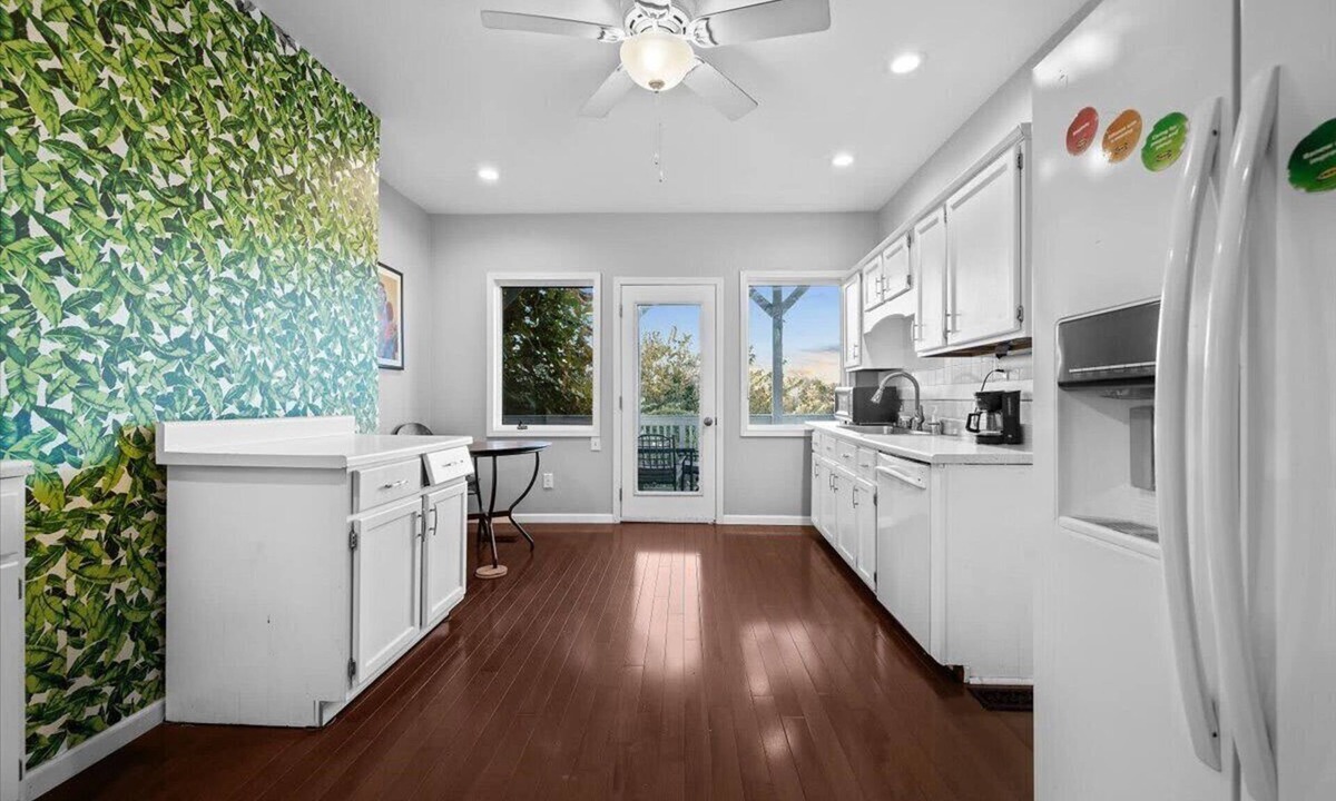 Mount Washington House | 3 Bed - Million Dollar View -Off Street Parking!
