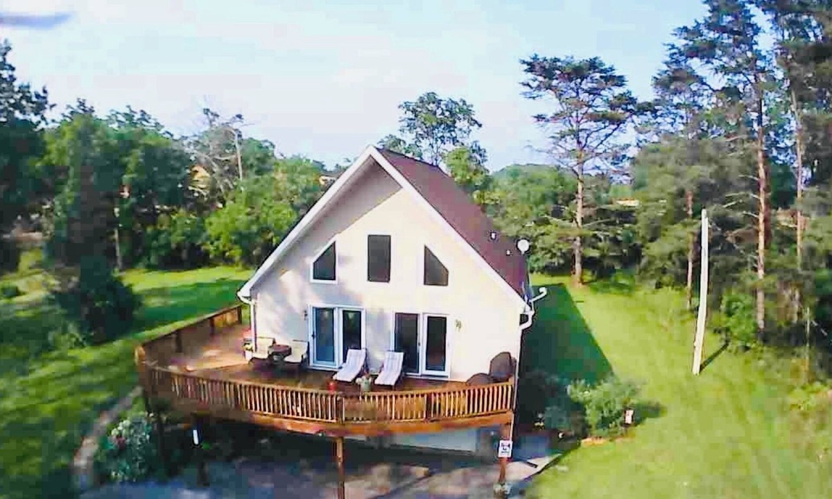 James Creek House | 3-bedroom house in quaint James Creek just 1 mile from Raystown Lake