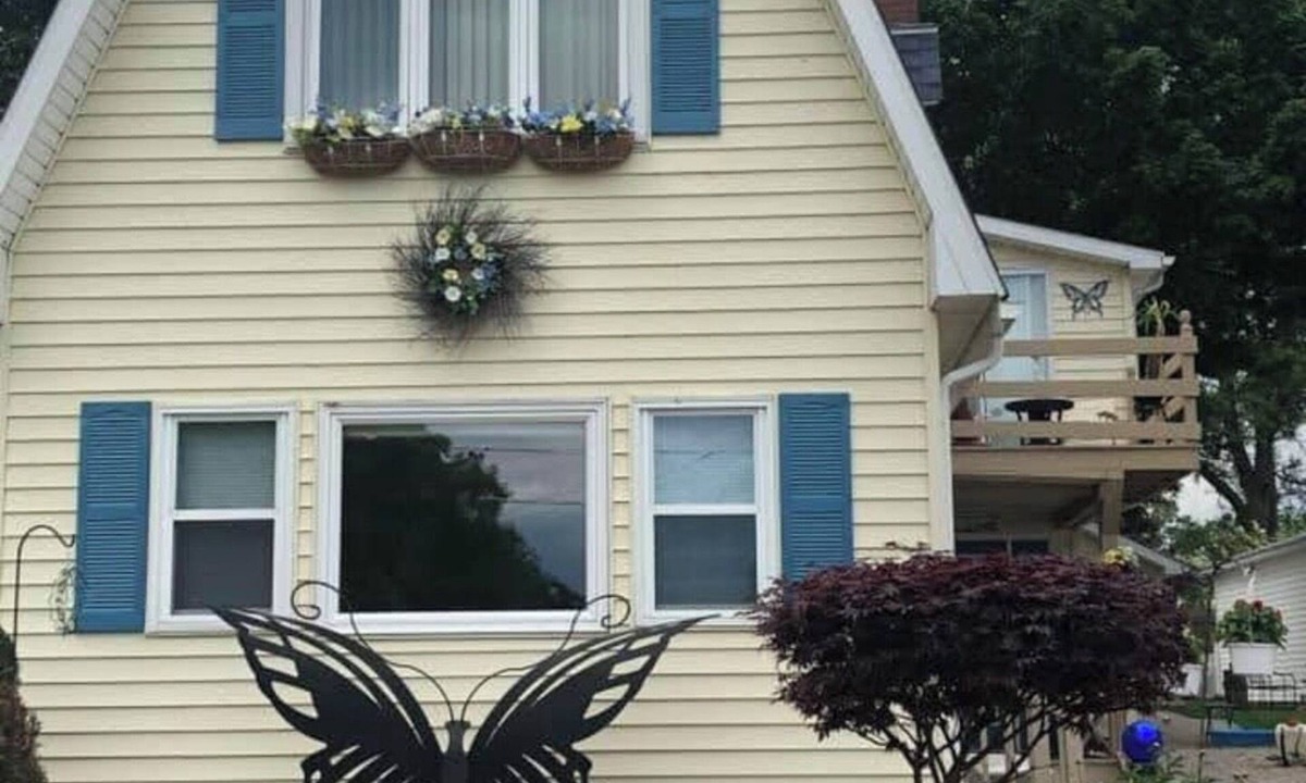 Ashtabula House | 3-beds home in pleasant Lakeshore Park neighborhood with AC for relaxing stay