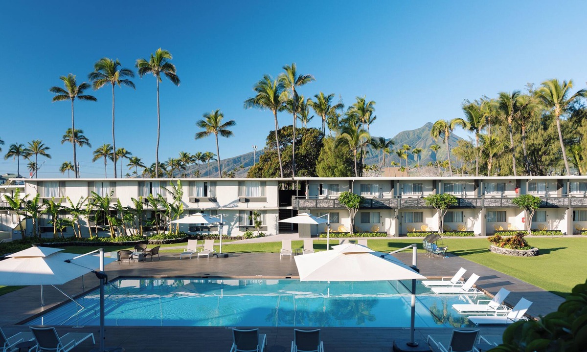Kahului Hotel | 3 Family Friendly Units | Outdoor Pool | Ocean View | Onsite Parking | Shuttle