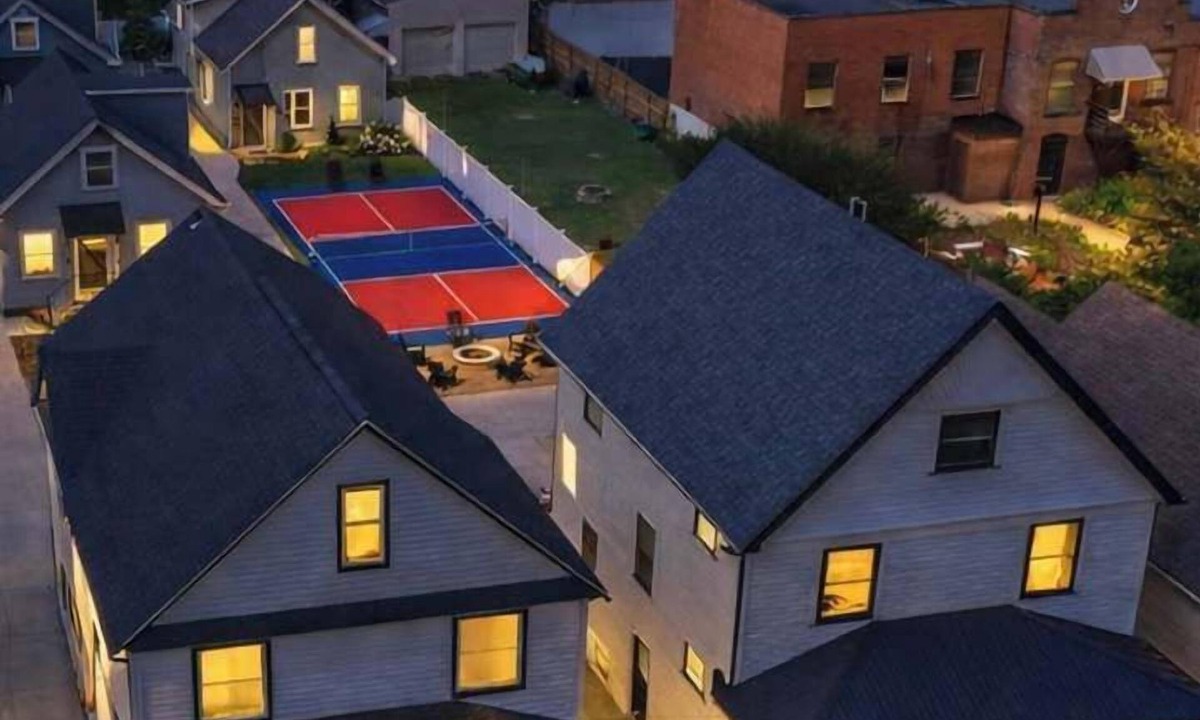 Detroit - Shoreway House | 3 Homes | Hot Tub, Sauna & Pickleball Retreat