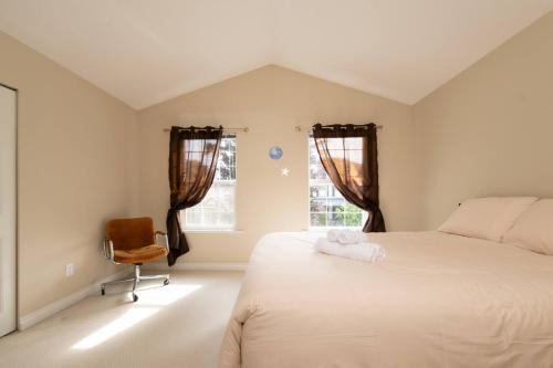 Surrey House | 3BR 2BA Surrey Home | Quiet & Convenient