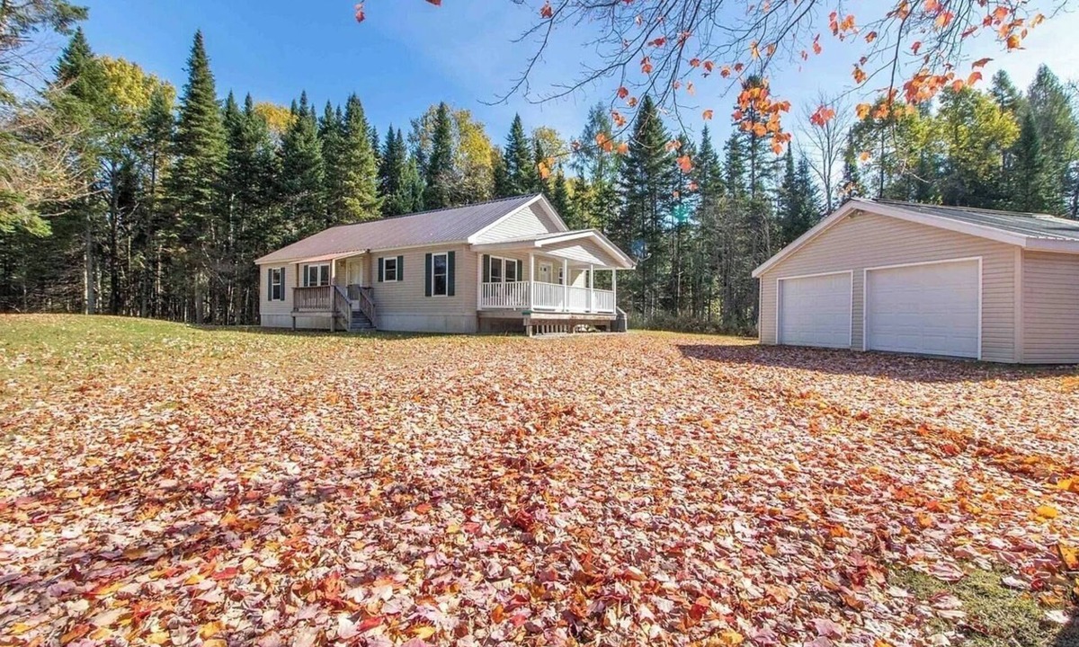 Norton House | 3BR/2BA with direct VAST Trail access on 10 Acres!