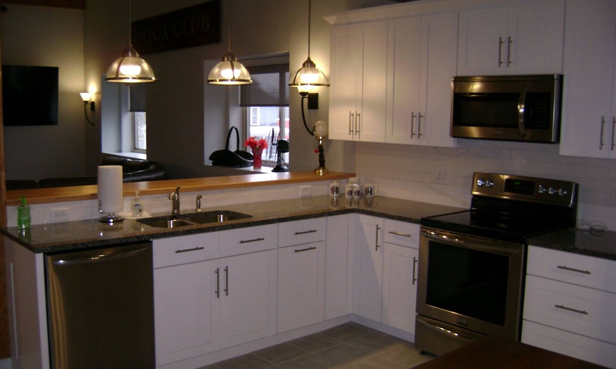Mohawk Apartment | 3BR FACTORY LOFT AT THE MOHAWK ANTIQUES MALL/RIGHT OFF EXIT 30 NYS THRUWAY!
