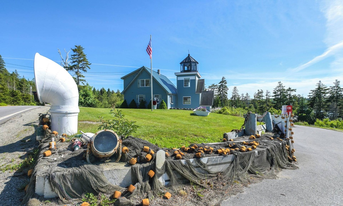 West Tremont House | 4 Mi to Acadia Trails: Coastal Maine Home w/Deck