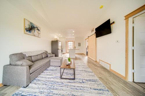 Erie House | 4 Mi to Lake Erie: Condo w/Golf Course Views!