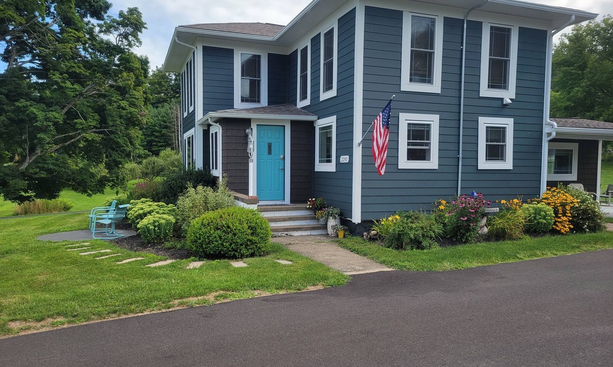 Clymer House | 5 minutes to Peek n Peak, ON SITE PRIVATE HOT TUB, Large private yard