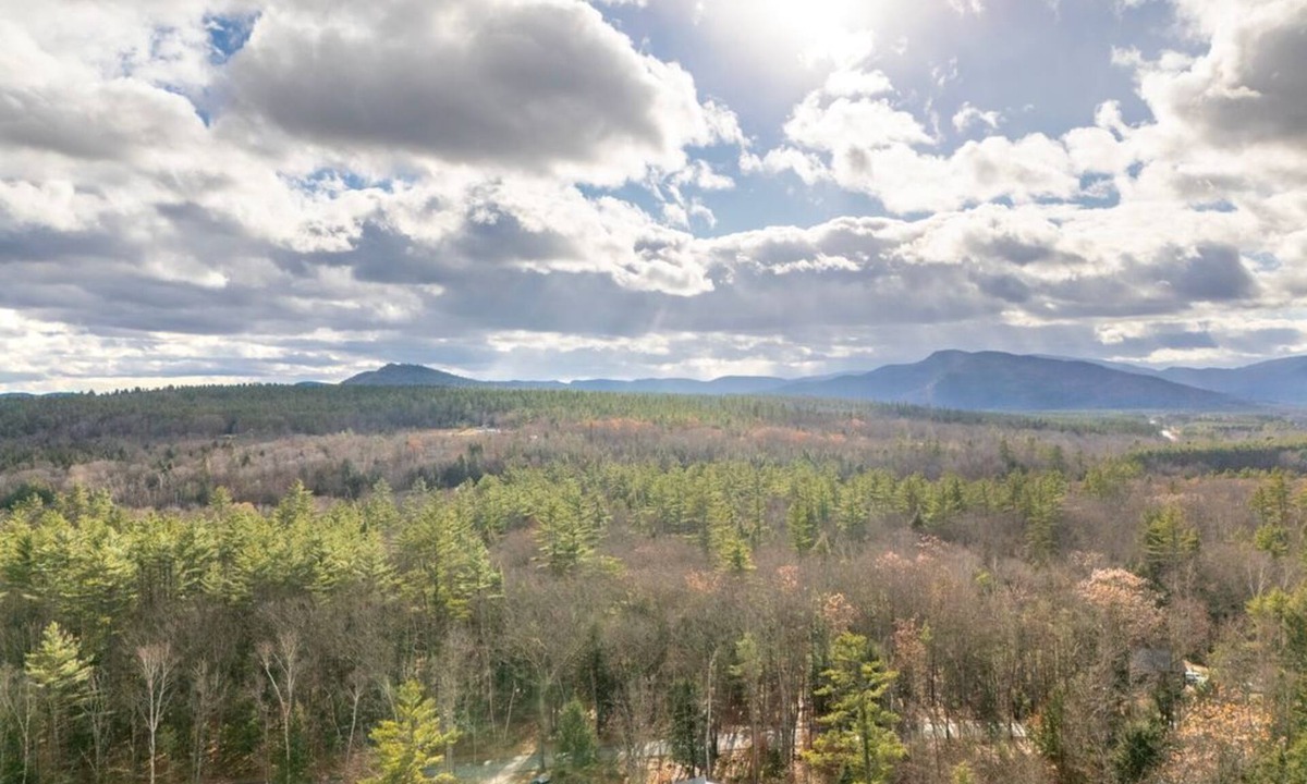 Bethel House | 5BD - Sleeps 12 - Hot Tub - 7 mins to Sunday River