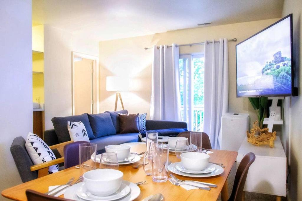 Arborview Neighborhood House | 5BR/2.5BA Entire Duplex, Easy Walk to Downtown A2