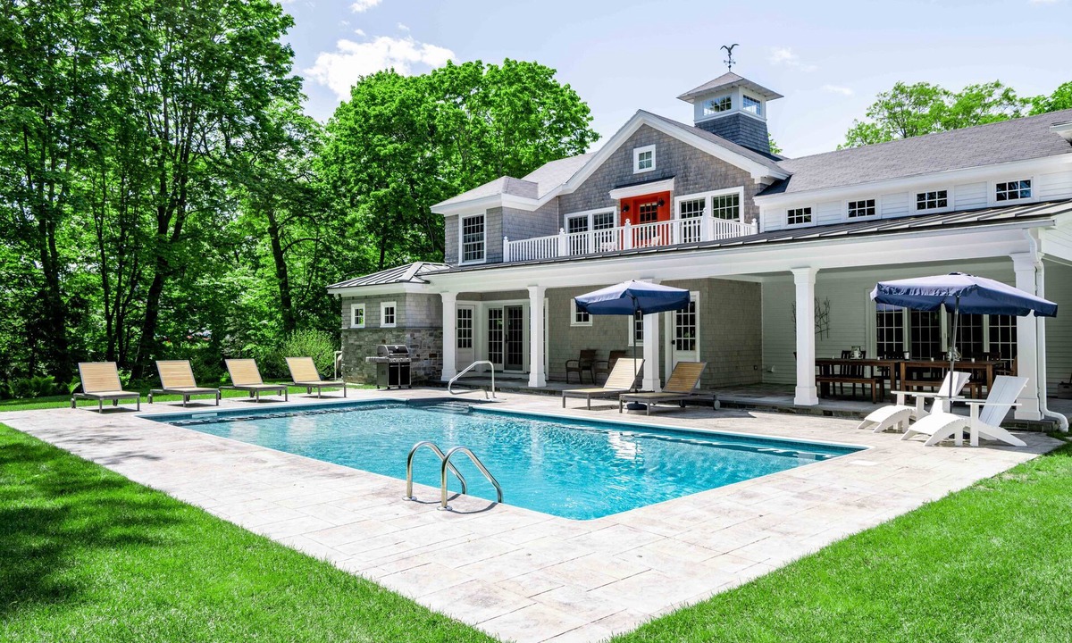 Kennebunkport House | 6 Bedroom 6.5 Baths Heated In-ground Pool Located in Dock Square!