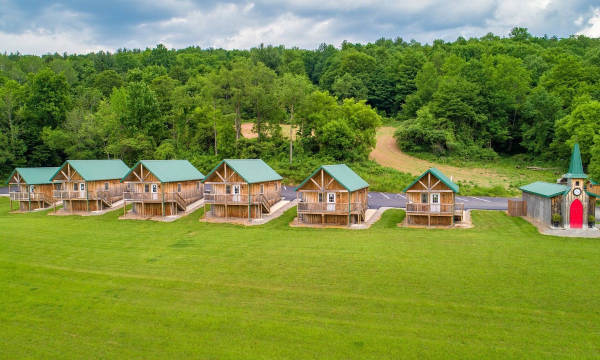 Oneida Cabin | #6Cabins cottages,fishing,creeks, ponds,nature trails,anniversaries celebrations