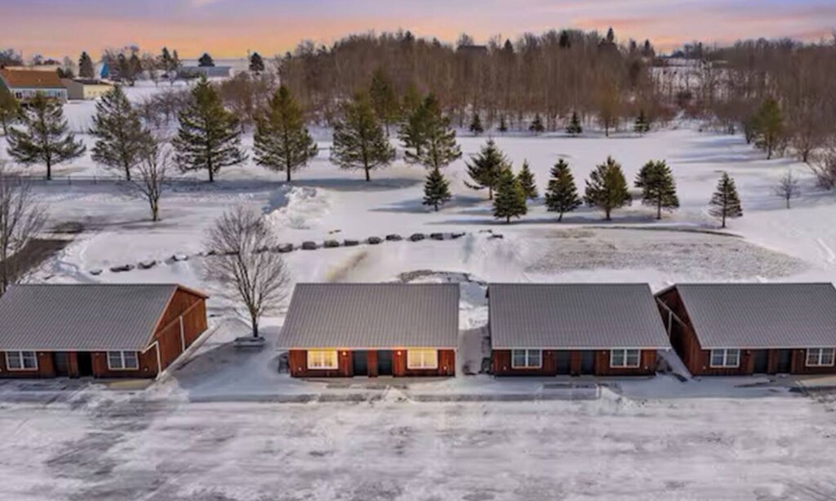 Tully Cabin | 8 Boutique Suites, Perfect for Groups & Events