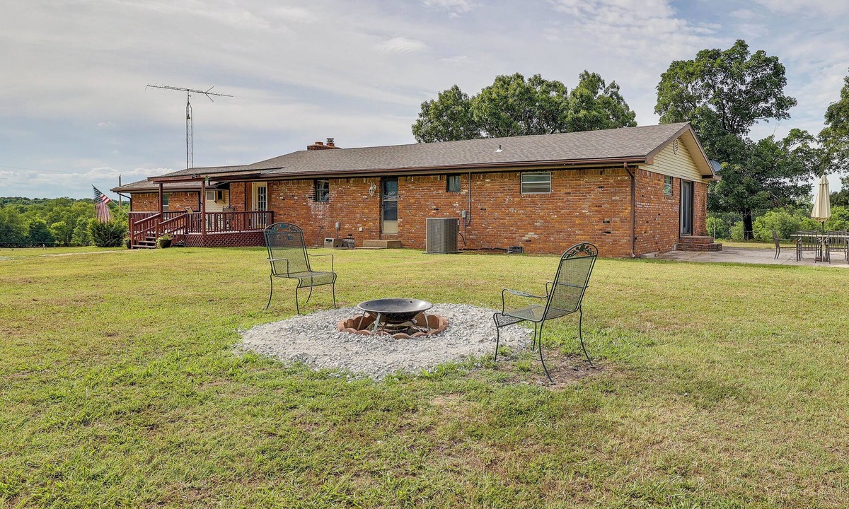 Maysville House | 9 Mi to Grove: Home w/Fire Pit in Southwest City