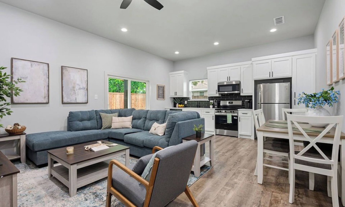 Greenville House | A Bright & Comfortable 3BR Home | Greenville Gem
