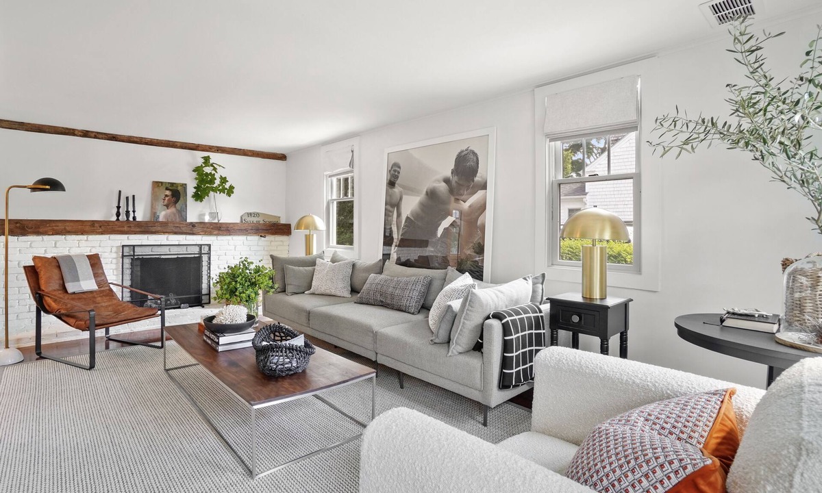 Kennebunkport House | A Modern Antique Home - steps to Dock Square and harbor