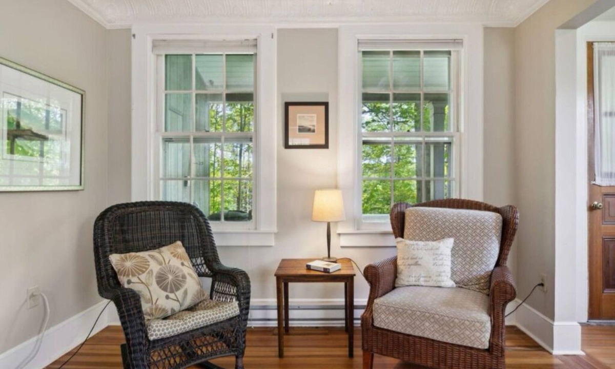 Portland House | A Spacious and Charming Island Townhome