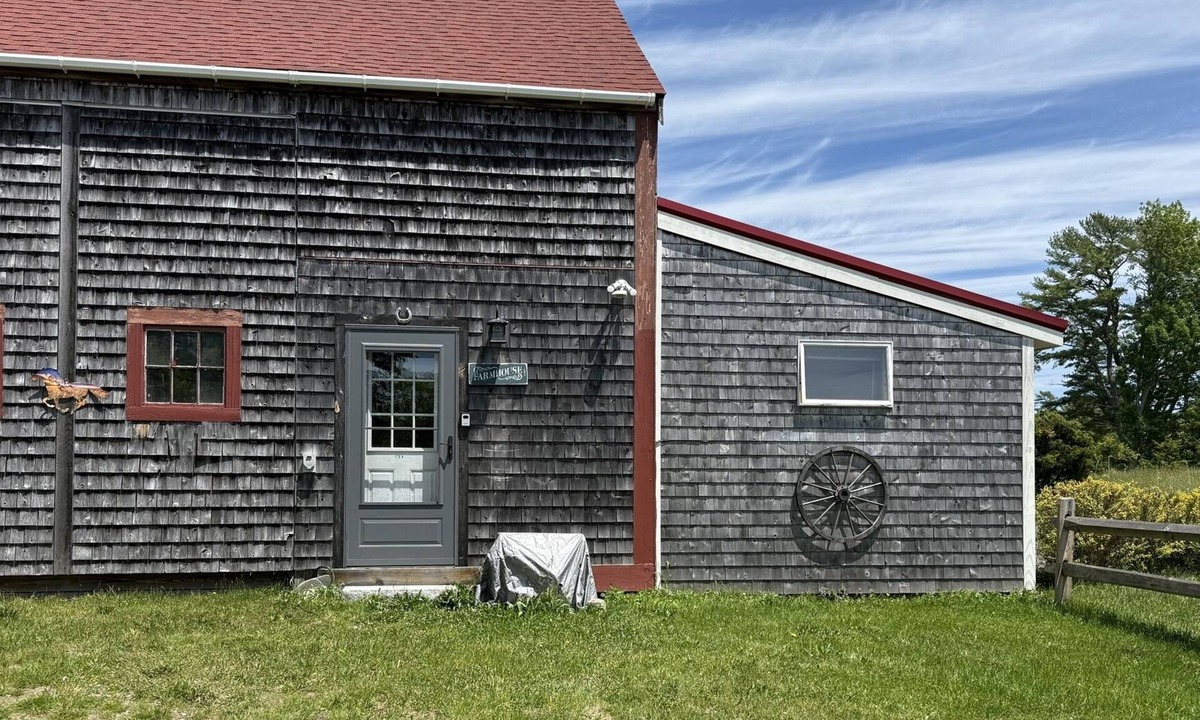 Walpole House | A Spot Near the River/Walpole