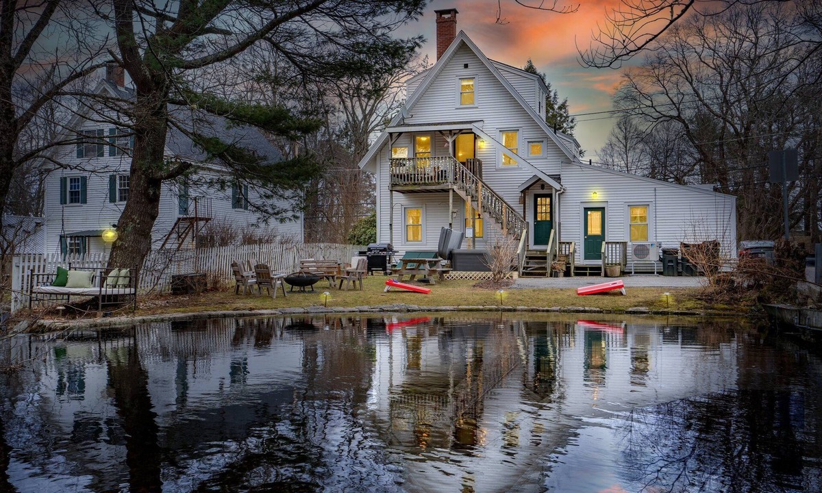 Somesville House | Acadia Historic Home with Hot Tub and Game Room