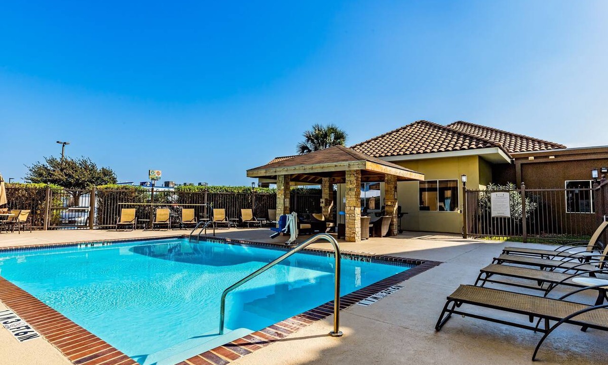 Laredo Apartment | Accessible 1BR Suite w/Breakfast Included & Pool