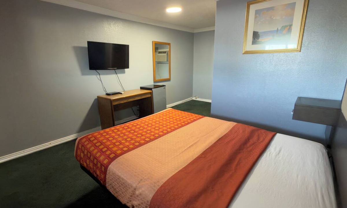 Ada Hotel | Ada Inn & Suites