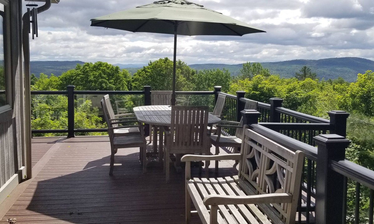 North Lake George House | Adirondack cabin w/large deck & outdoor grill