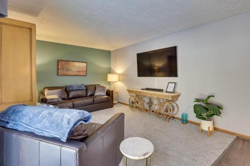 Highland Square House | Akron Home w/Deck: Walk to Towpath Trail!
