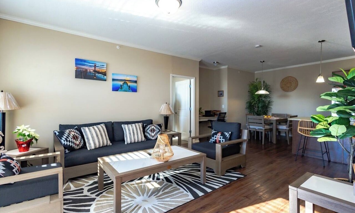 Harbor Town Condo | An escape where daily bliss and peace is a natural part of the experience.
