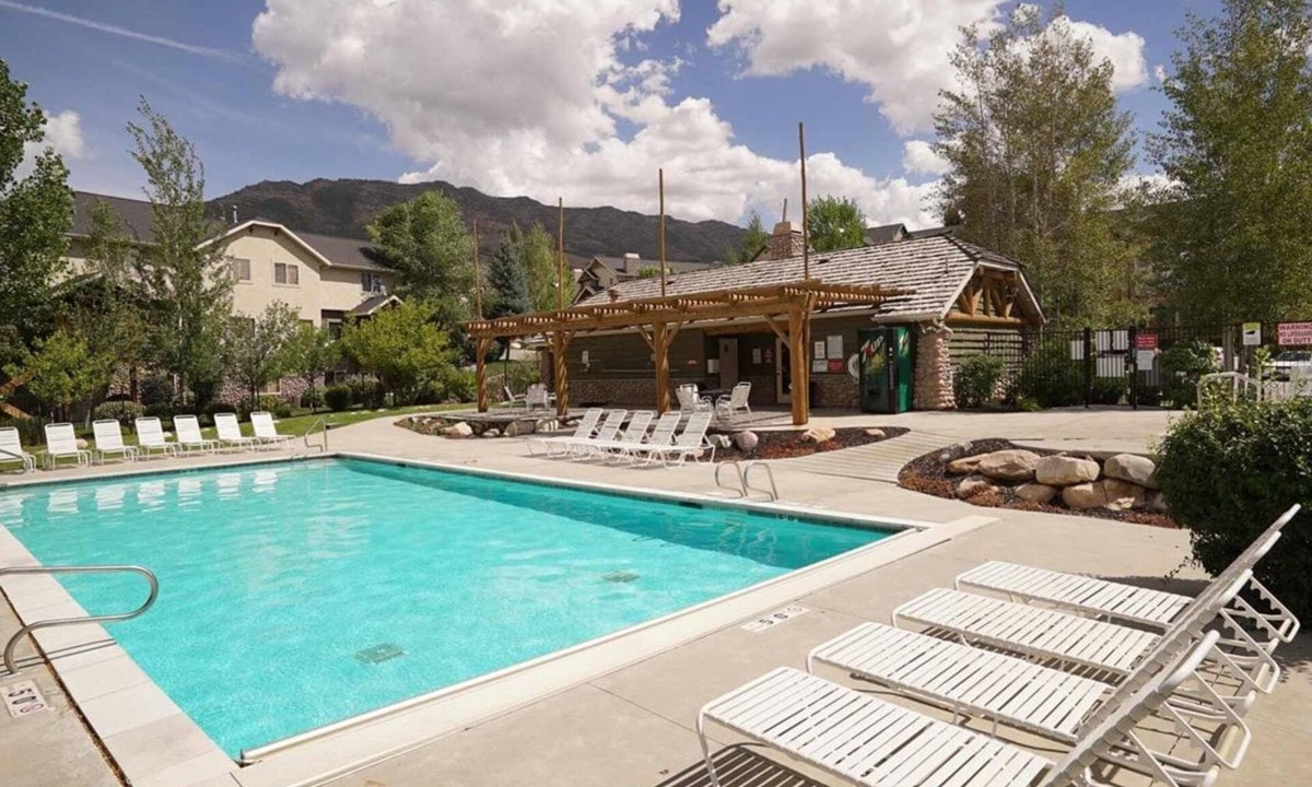 Eden House | Apollo Creed’s Powder Mountain Ski & Golf Retreat