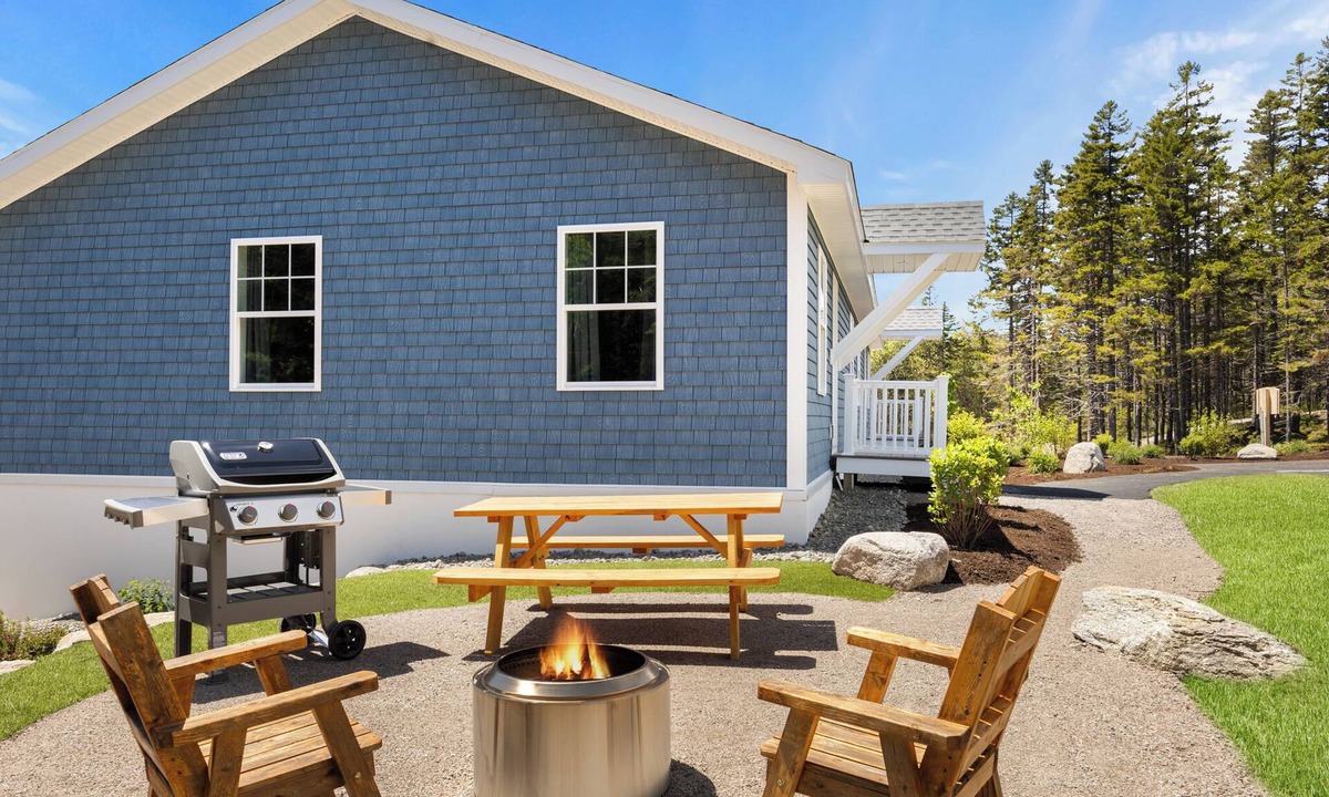 Bernard Apartment | Apple Blossom Cottage - Cozy Romantic Escape - Quiet Orchard Setting