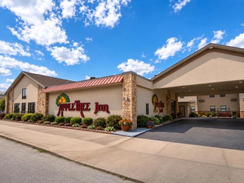 Independence Hotel | Apple Tree Inn
