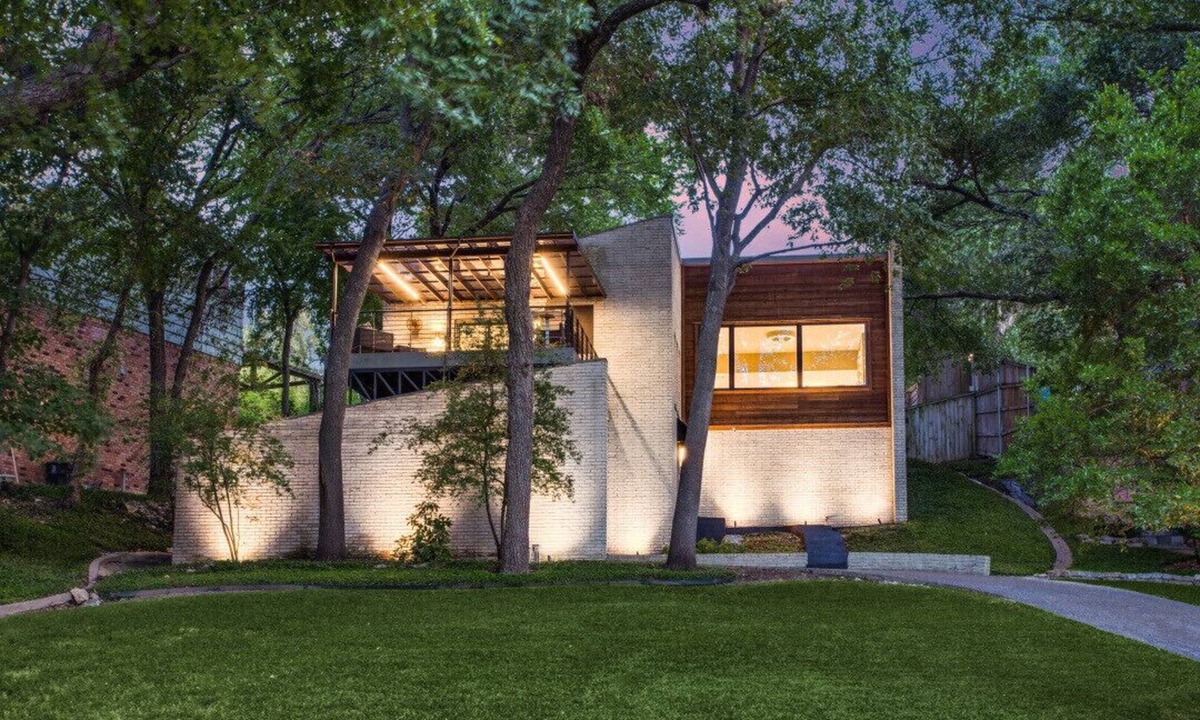 Wynnewood North House | Architectural gem with treetop view & SwimSpa 6min to Bishop Arts, 15 to Downtow