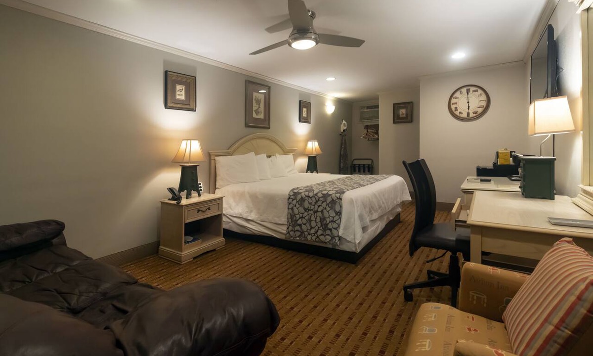 High Point Hotel | Atrium Inn