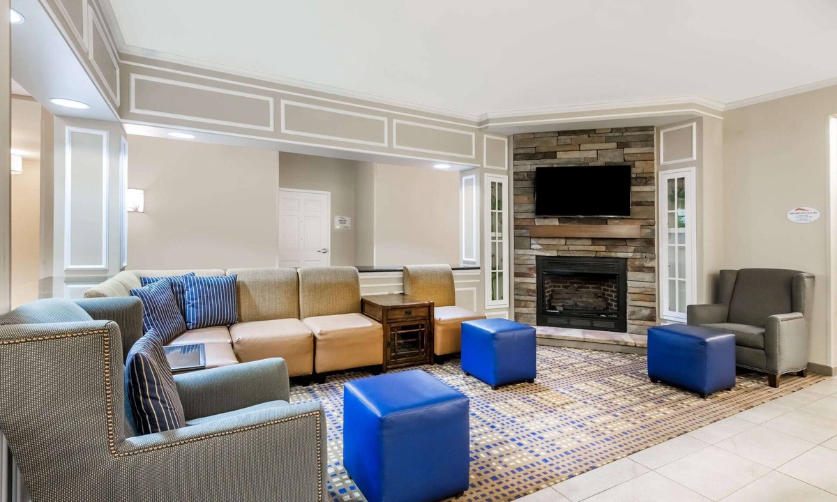 Erie Hotel | Baymont by Wyndham Erie