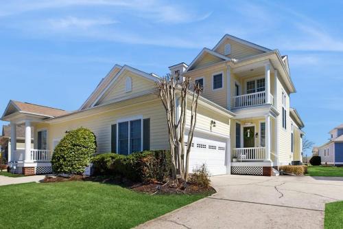 The Commons House | Bayside Resort - 36295 Sunflower